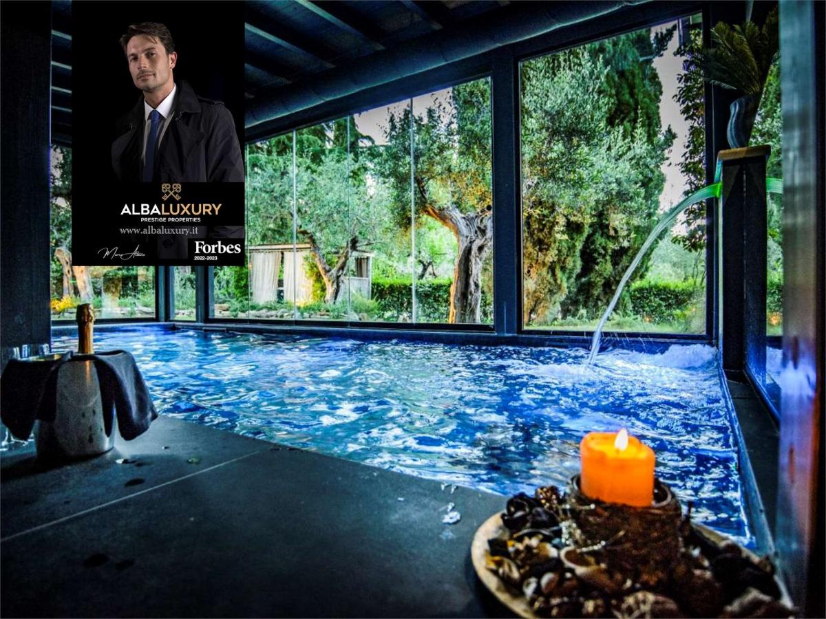 11 bedrooms Villa in Passignano sul Trasimeno, Italy No. 452