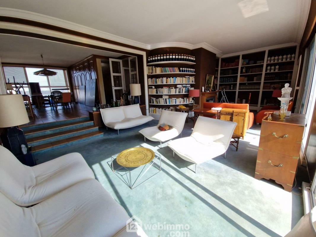 Apartamento de 4 dormitorios en La Roche-sur-Yon, France No. 360612