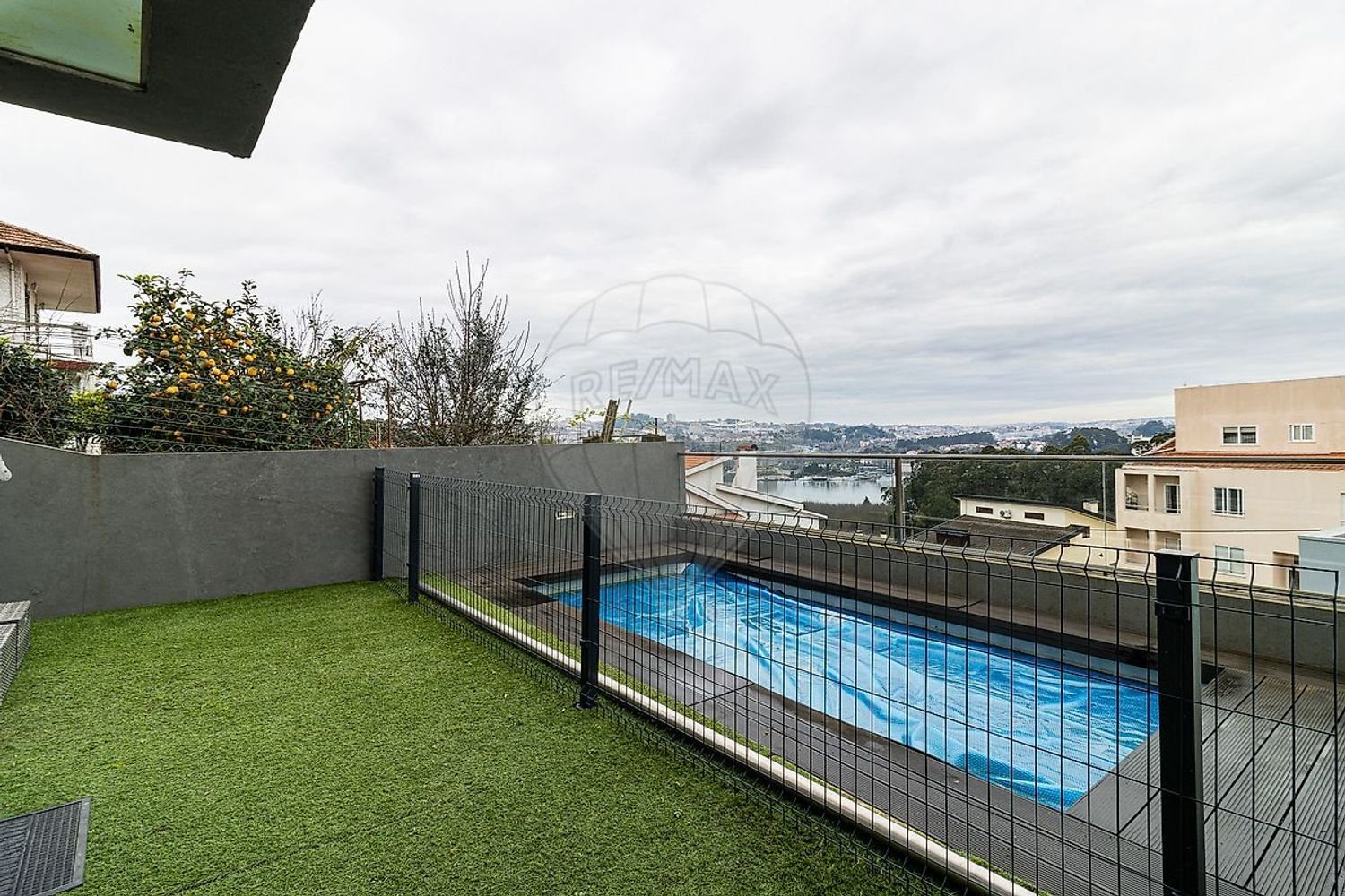 Casa de 3 dormitorios en Vila Nova de Gaia, Portugal No. 170444