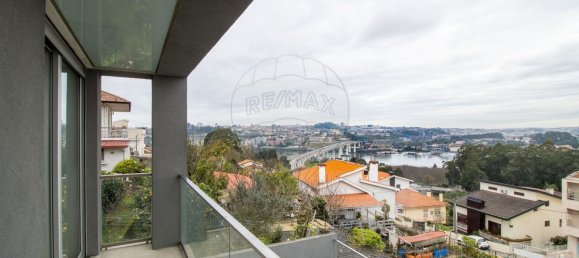 Casa de 3 dormitorios en Vila Nova de Gaia, Portugal No. 170444 2