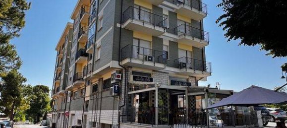 3 bedrooms Apartment in Atri, Italy No. 301407 4