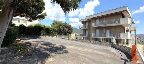 Studio in Loano, Italy, Nr. 144110 23