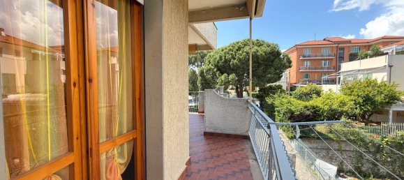 Studio in Loano, Italy, Nr. 144110 15