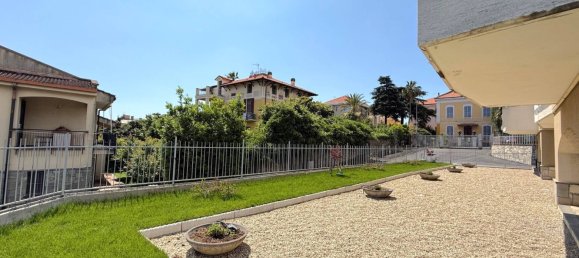 Studio in Loano, Italy, Nr. 144110 27