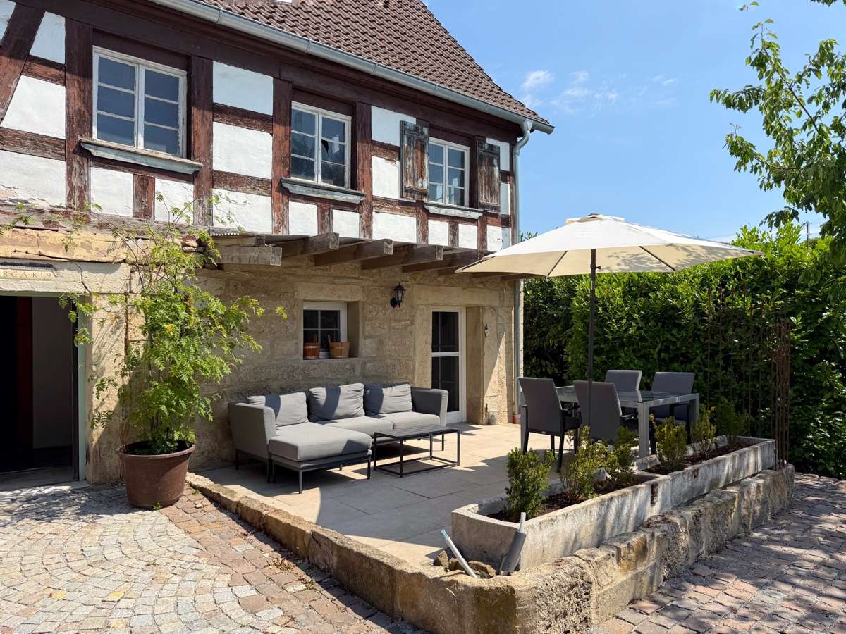 Дом с 7 спальнями в Швебиш Халль, Германия № 220465