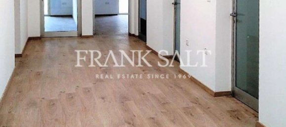 204m² Office in Sliema, Malta No. 11942 2