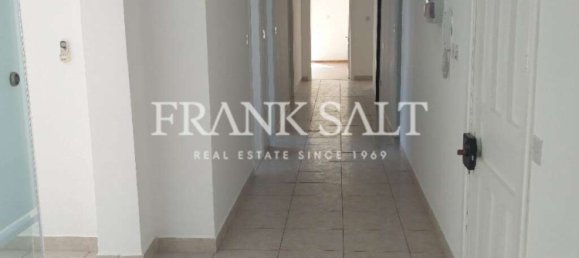 204m² Office in Sliema, Malta No. 11942 9