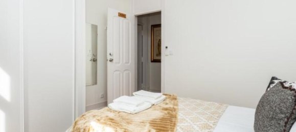 3 bedrooms Apartment in Lisbon, Portugal No. 106725 2