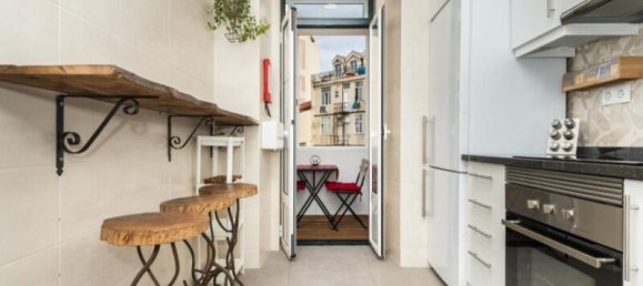 3 bedrooms Apartment in Lisbon, Portugal No. 106725 10