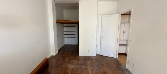 1 bedroom Apartment in Paris, France No. 189908 3