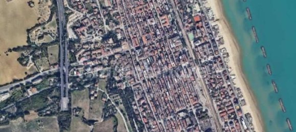 Гараж с 1 комнатой в Сант Эльпидио а Маре, Италия № 312200 3