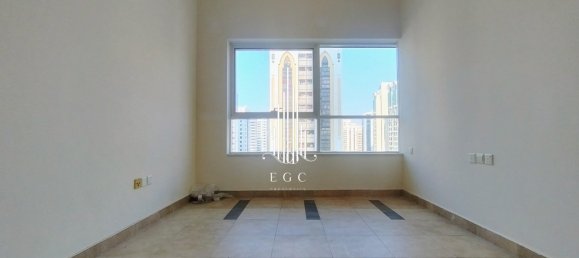 Apartamento de 3 dormitorios en Hamdan Street, UAE No. 93819 7