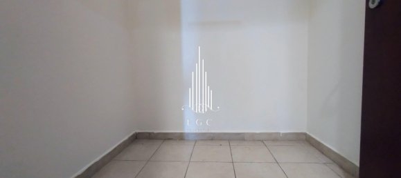 Apartamento de 3 dormitorios en Hamdan Street, UAE No. 93819 6