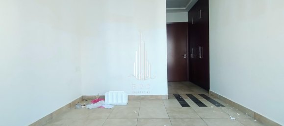 Apartamento de 3 dormitorios en Hamdan Street, UAE No. 93819 10
