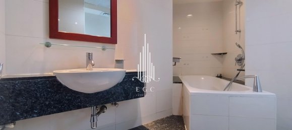 Apartamento de 3 dormitorios en Hamdan Street, UAE No. 93819 16