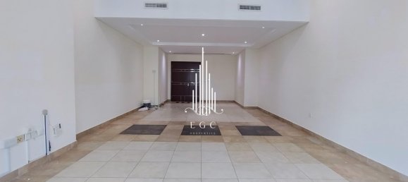 Apartamento de 3 dormitorios en Hamdan Street, UAE No. 93819 5