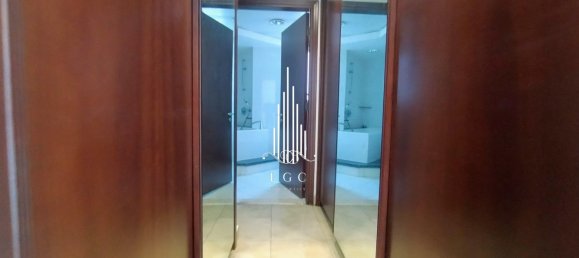 Apartamento de 3 dormitorios en Hamdan Street, UAE No. 93819 14