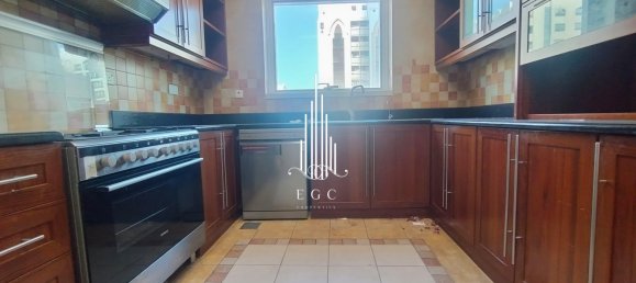 Apartamento de 3 dormitorios en Hamdan Street, UAE No. 93819 15