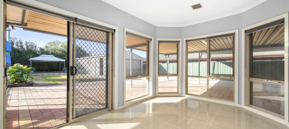 Дом с 6 спальнями в Wyndham Vale, Австралия № 506 13