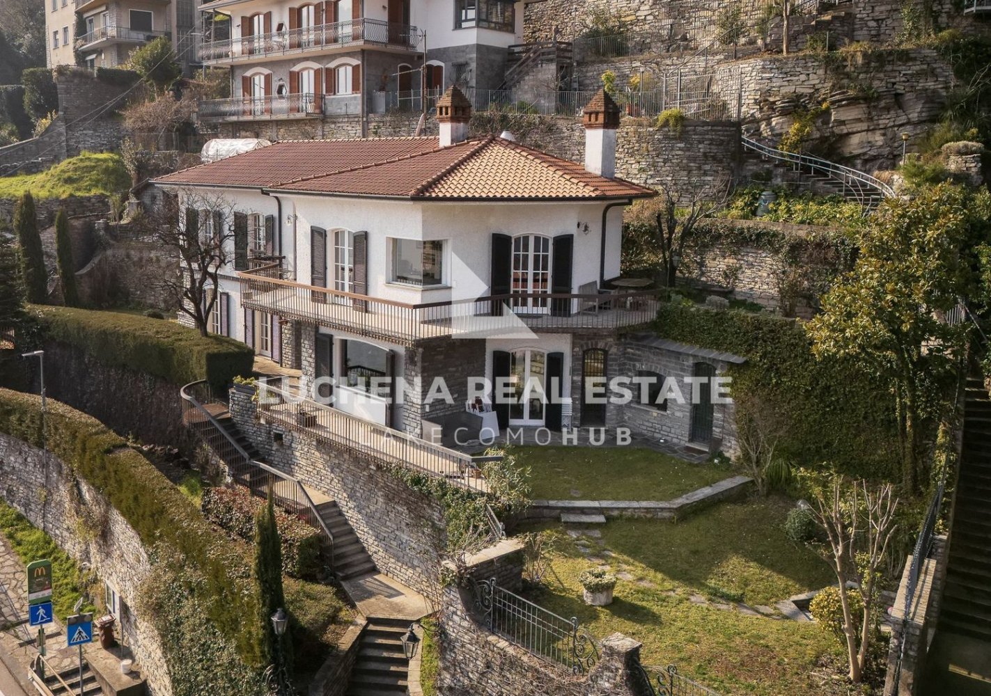 Villa de 8 divisões em Moltrasio, Italy N.º 137308