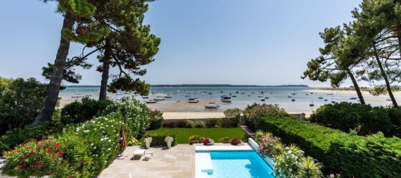 Вилла с 8 спальнями в Леж-Кап-Ферре, Франция № 335788 2