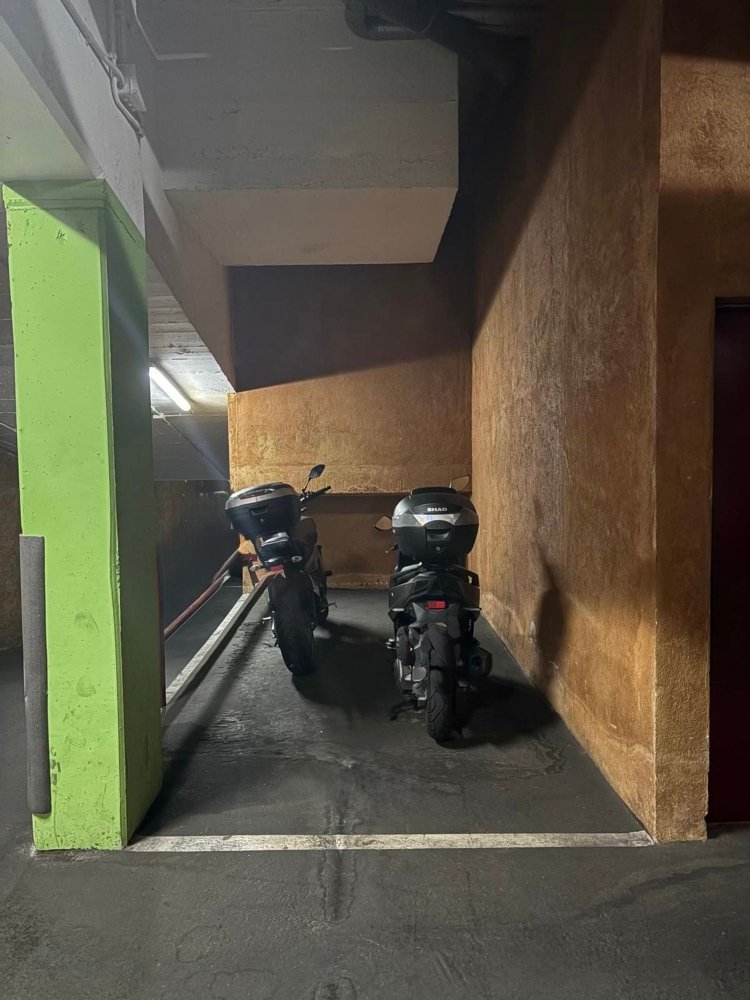  Garage in Barcelona, Spain No. 245407