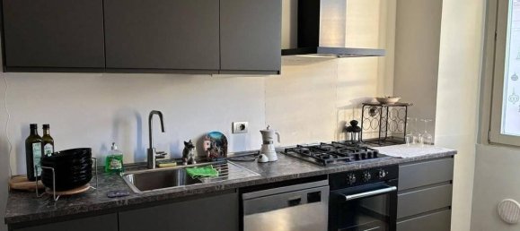 5 rooms Apartment in Florence, Italy No. 31807 8