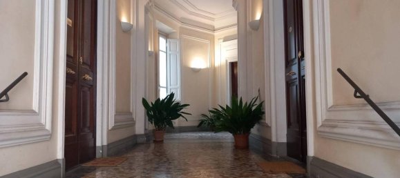 5 rooms Apartment in Florence, Italy No. 31807 5