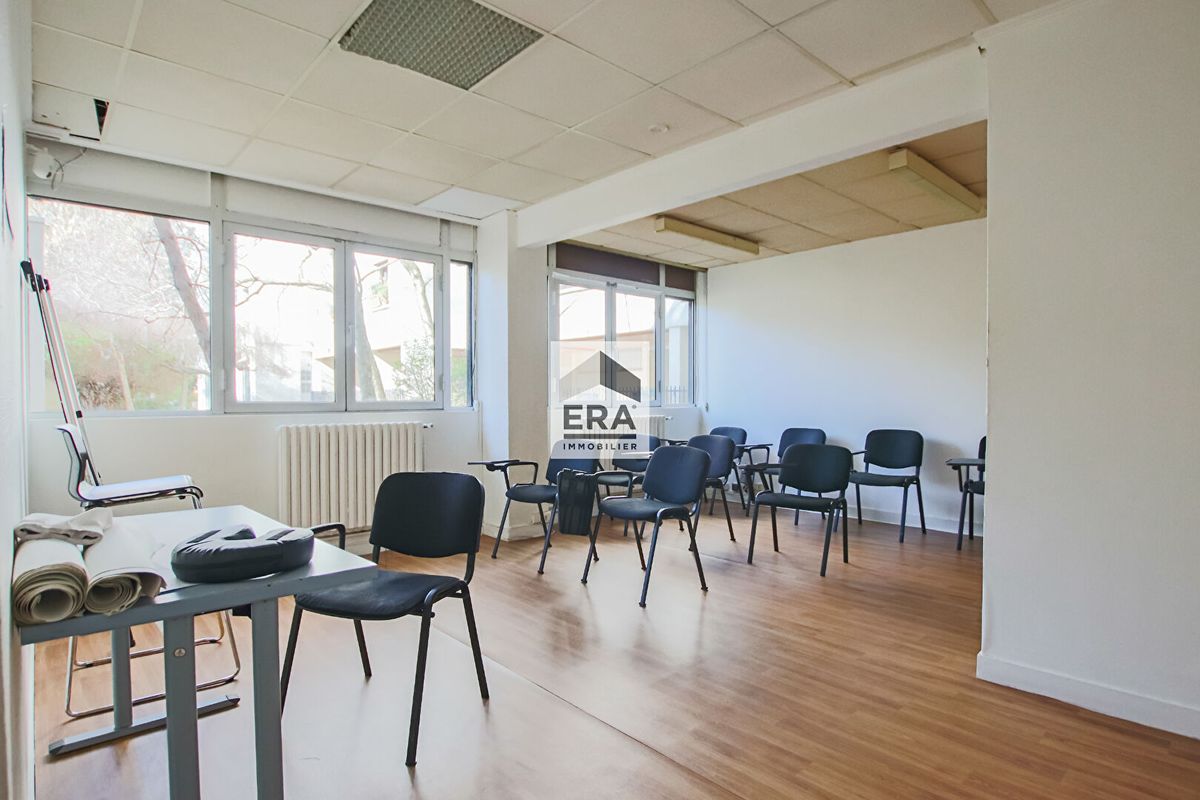 Büro in Paris, France 258m², Nr. 141106