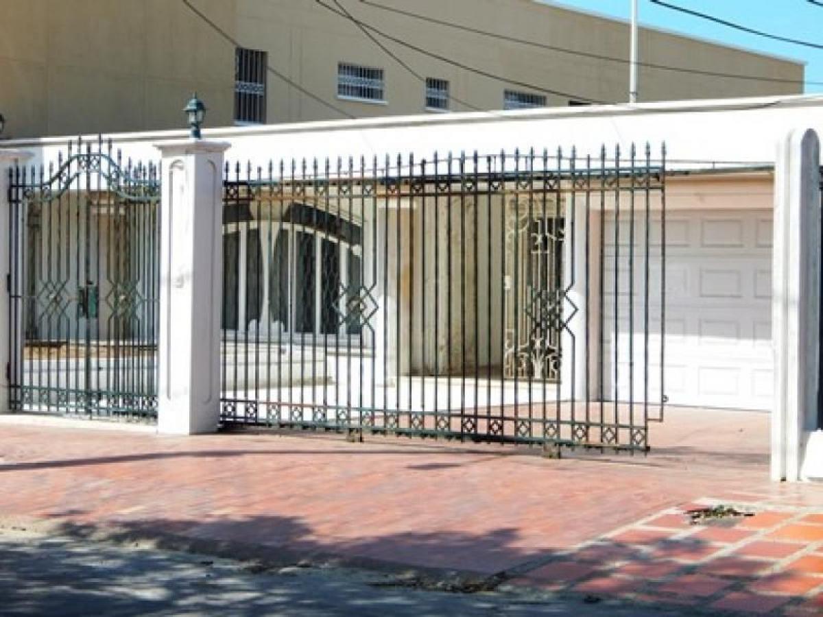 5 bedrooms House in Atlantico, Colombia No. 8549