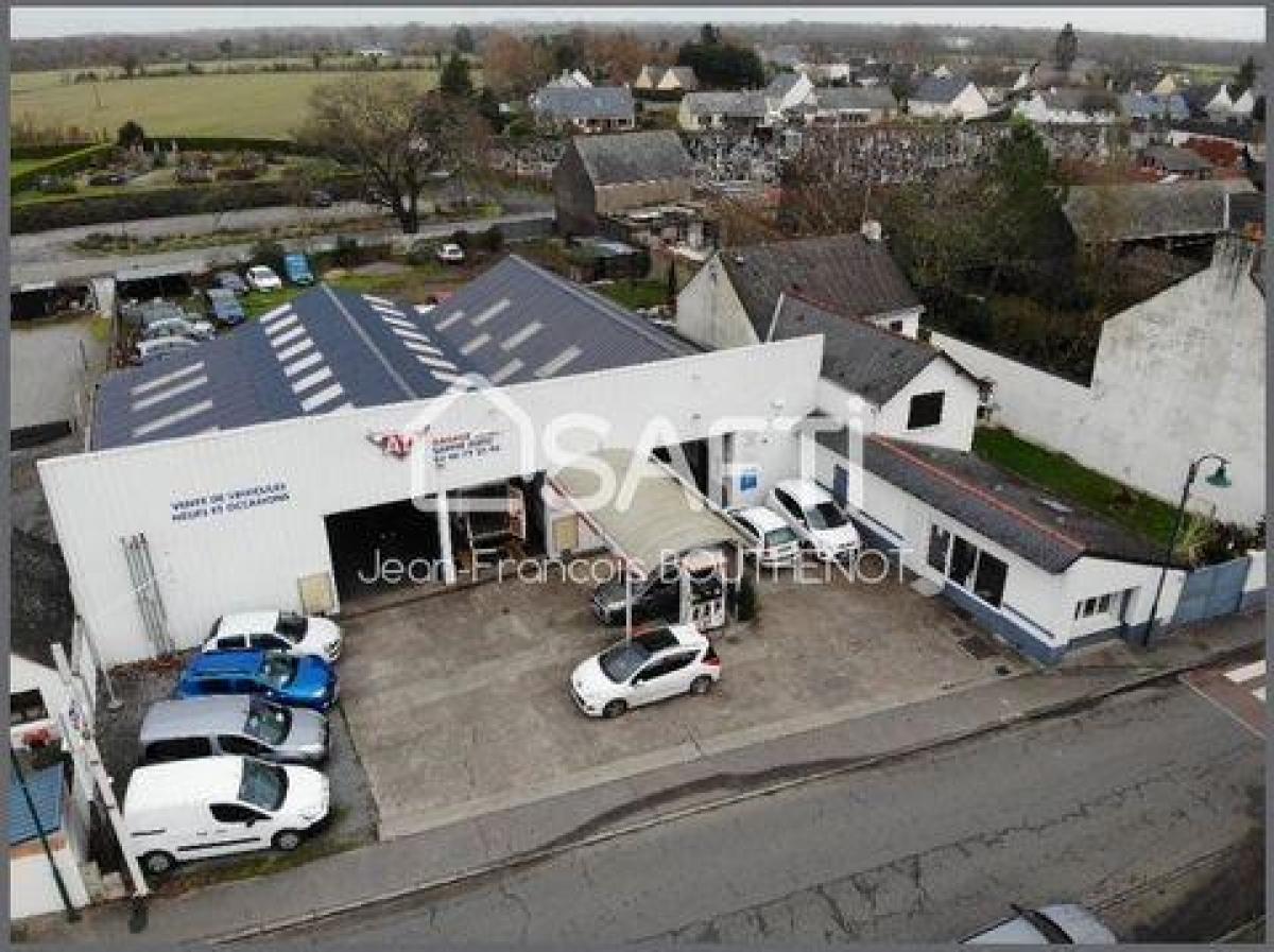 535m² Office in Nantes, France No. 19629