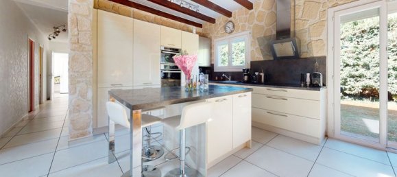 5 bedrooms House in Blyes, France No. 310451 6