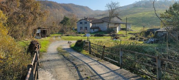 6 rooms House in Pianello Val Tidone, Italy No. 254519 14