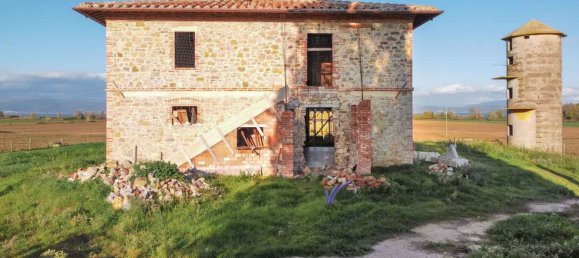 7 rooms House in Castiglione del Lago, Italy No. 58451 14