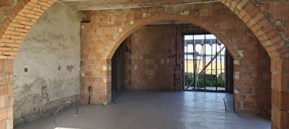 7 rooms House in Castiglione del Lago, Italy No. 58451 5