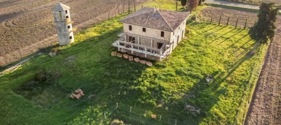 7 rooms House in Castiglione del Lago, Italy No. 58451 11