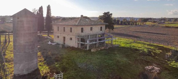 7 rooms House in Castiglione del Lago, Italy No. 58451 12