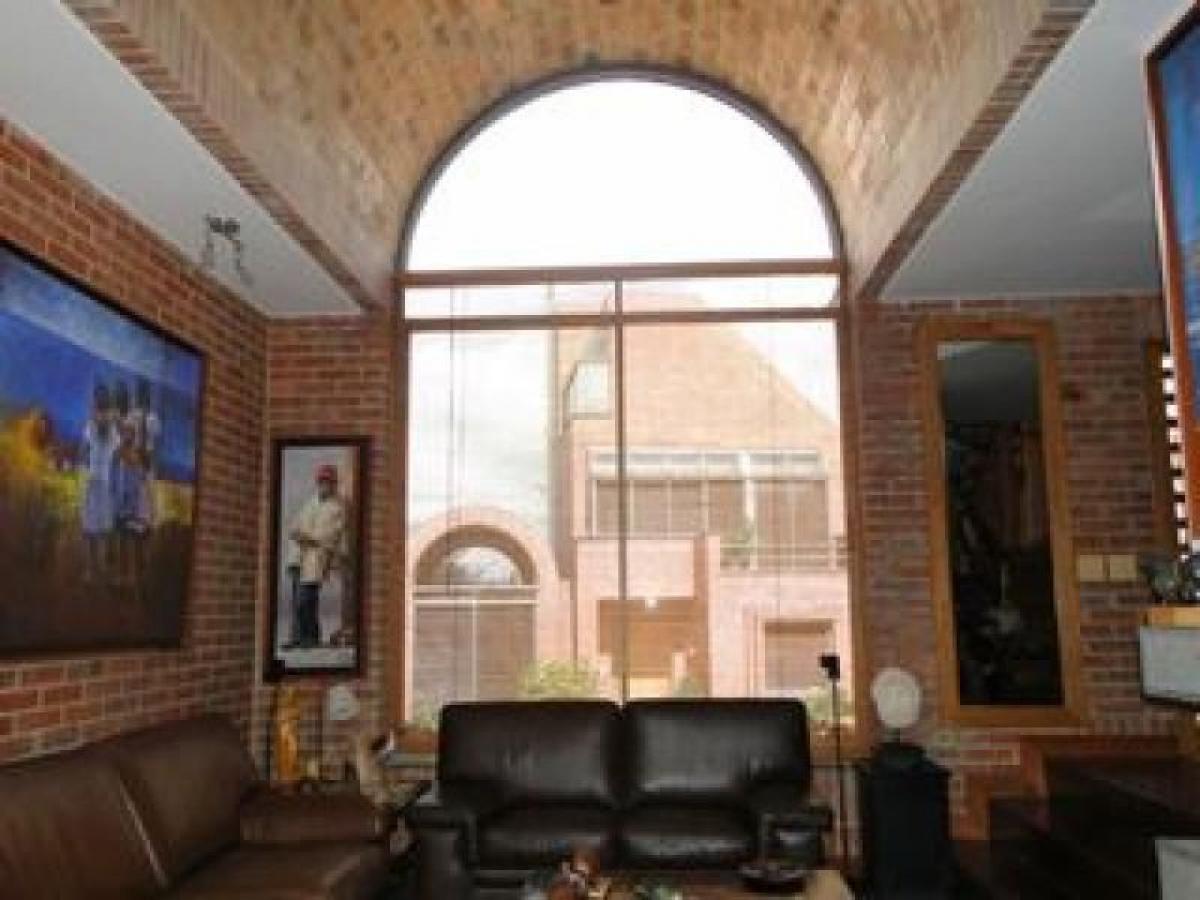 4 bedrooms House in Bogota, Colombia No. 12390