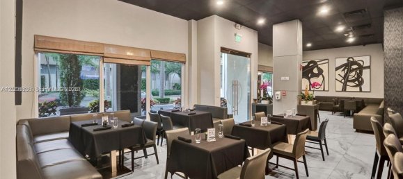 2 chambres propriété commerciale à louer à Miami, Miami-Dade, Florida, USA № 615030 4