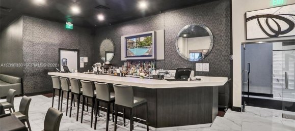 2 chambres propriété commerciale à louer à Miami, Miami-Dade, Florida, USA № 615030 5