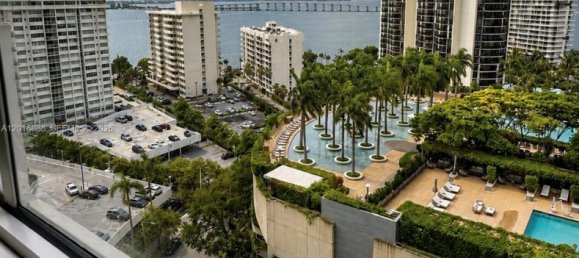 2 chambres propriété commerciale à louer à Miami, Miami-Dade, Florida, USA № 615030 17