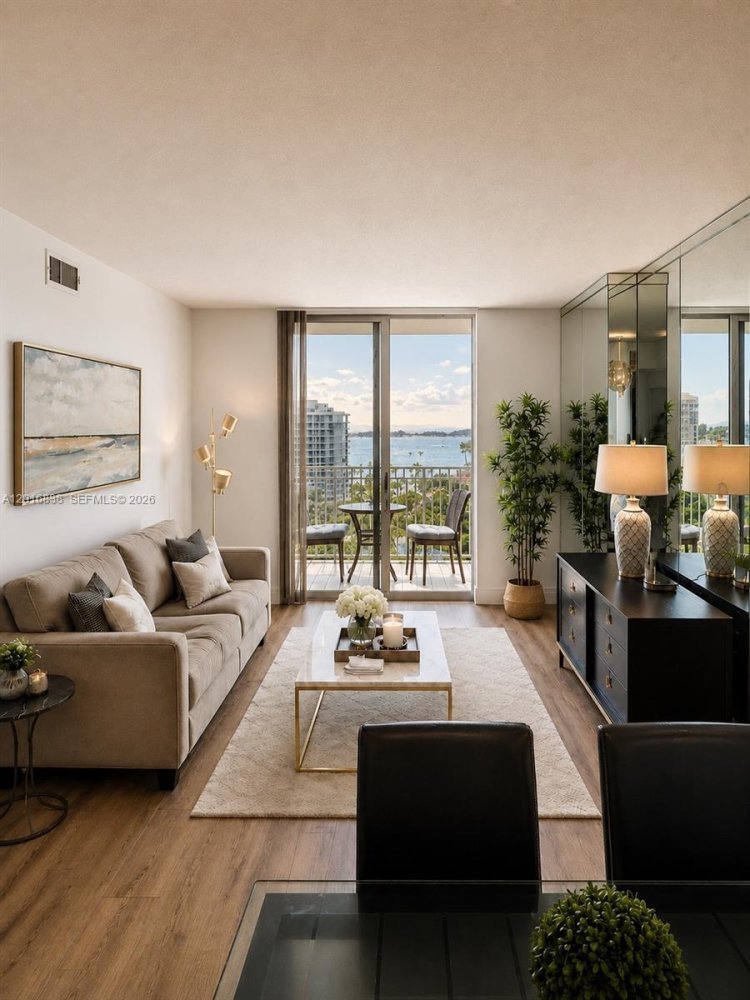 2 chambres propriété commerciale à louer à Miami, Miami-Dade, Florida, USA № 615030