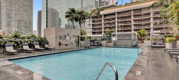 2 chambres propriété commerciale à louer à Miami, Miami-Dade, Florida, USA № 615030 7