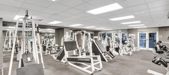 2 chambres propriété commerciale à louer à Miami, Miami-Dade, Florida, USA № 615030 6
