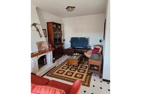 Apartamento de 3 dormitorios en Corroios, Portugal No. 224096