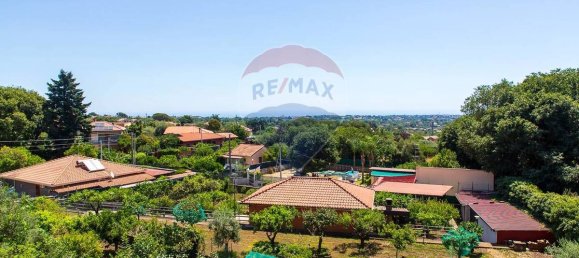 Apartamento de 4 dormitorios en Trecastagni, Italy No. 357413 5