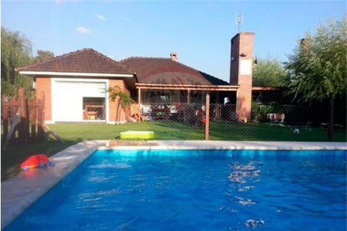 3 bedrooms House in Pilar, Argentina No. 11346