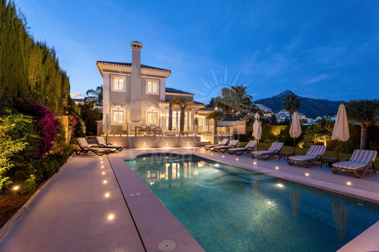 6 bedrooms Villa in Marbella, Spain No. 211423