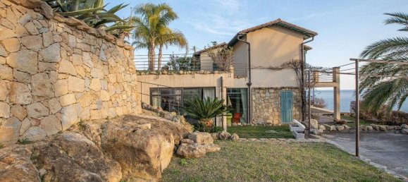 Вилла с 3 спальнями в Бордигера, Италия № 108938 27