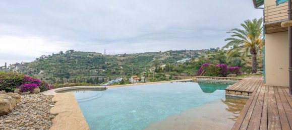 Вилла с 3 спальнями в Бордигера, Италия № 108938 37